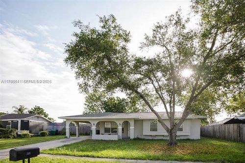 323 Ne Midfield Ln, Port St. Lucie, FL, 34983-1721 | Card Image