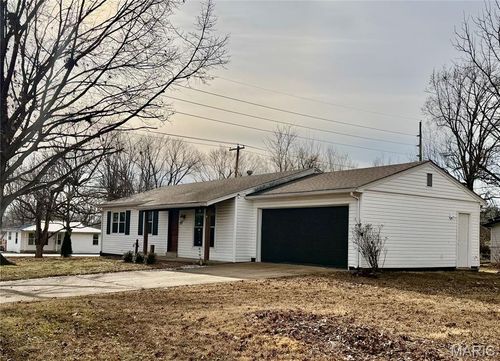 101 Meadowbrook Dr, Farmington, MO, 63640-1027 | Card Image