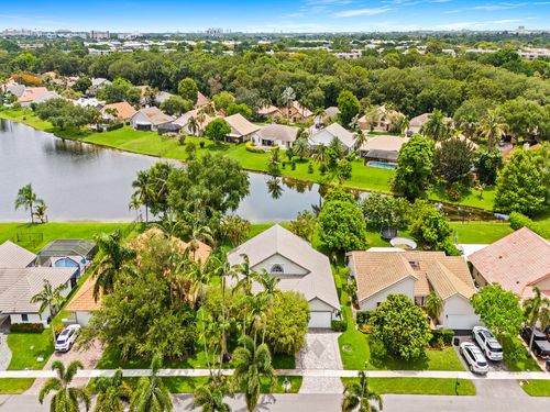 1750 W Oak Knoll Cir, Davie, FL, 33324-6413 | Card Image
