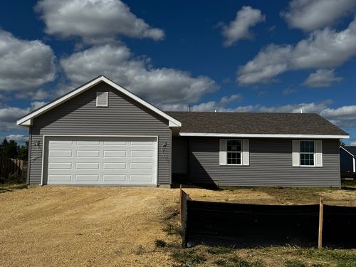 203 Autumnwood Ln, DAVIS JUNCTION, IL, 61020-9449 | Card Image