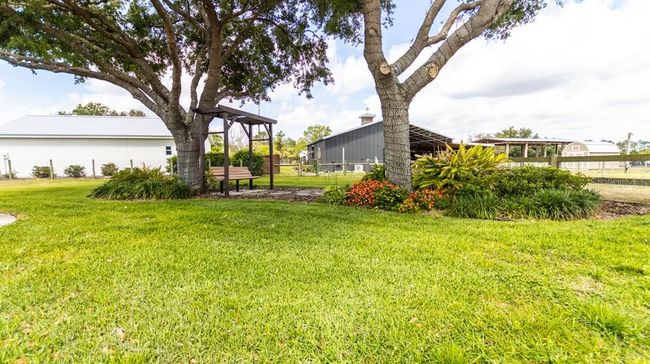 812 Jameson Rd, House other with 3 bedrooms, 2 bathrooms and null parking in Lithia FL | Image 12