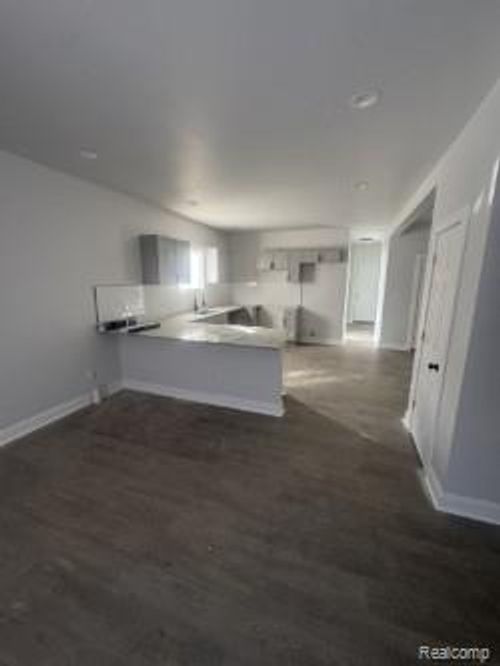 3443 Sheridan St, Detroit, MI, 48214-1726 | Card Image