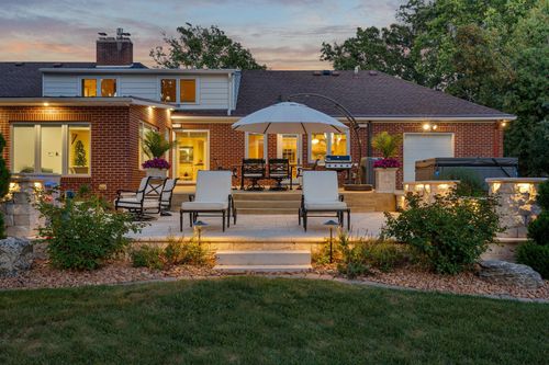 301 22nd St Nw, Austin, MN, 55912-1144 | Card Image