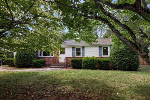 108 Longfellow Dr, East Greenwich, RI, 02818-4410 | Card Image