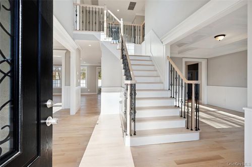 15 Cedar Dr S, Old Bethpage, NY, 11804-1007 | Card Image