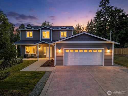 18429 244th Ave Se, Maple Valley, WA, 98038-7309 | Card Image