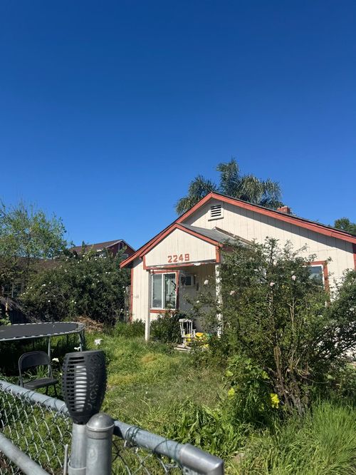 2249 E Vine St, Stockton, CA, 95205-3827 | Card Image