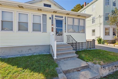 86 Stedman Ave, Pawtucket, RI, 02860-2430 | Card Image