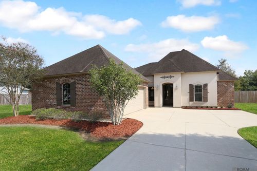 16472 Orchard Way Dr, Prairieville, LA, 70769-6439 | Card Image