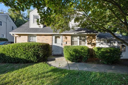 17 Old Barn Rd S, Stamford, CT, 06905-4117 | Card Image