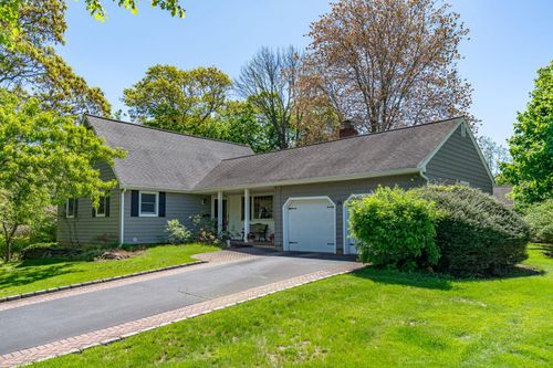 24 Cider Mill Ln, Huntington, NY, 11743-2516 | Card Image