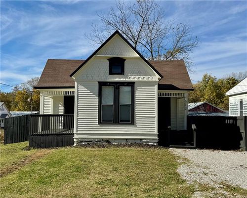 613 S Washington St, Clinton, MO, 64735-2660 | Card Image