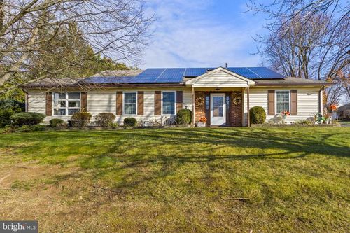 102 Carriage Hill Ct, Columbus, NJ, 08022-1029 | Card Image