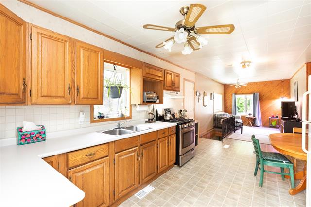 Residential in St Pierre-Jolys 4