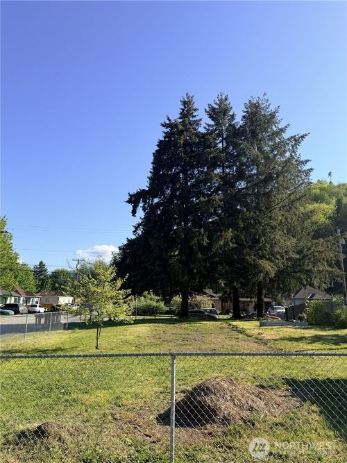 7504 S Dillard Ave, Concrete, WA, 98237-9527 | Card Image