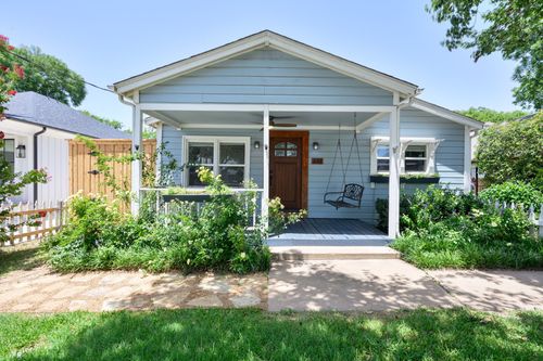 613 E Worth St, Grapevine, TX, 76051-3649 | Card Image
