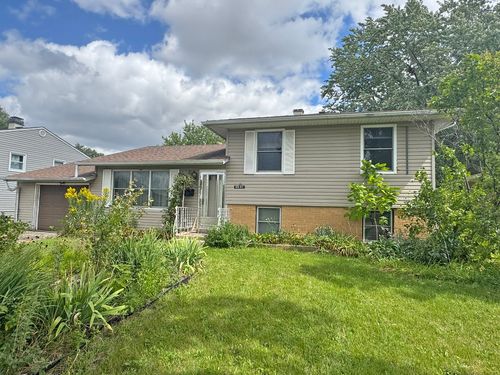 6641 Church St, Hanover Park, IL, 60133-3905 | Card Image