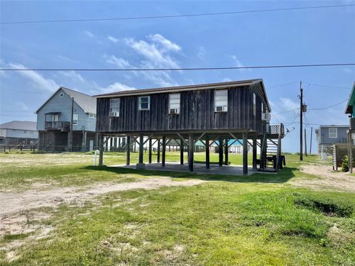 1111 Surf Dr, Surfside Beach, TX, 77541-9152 | Card Image