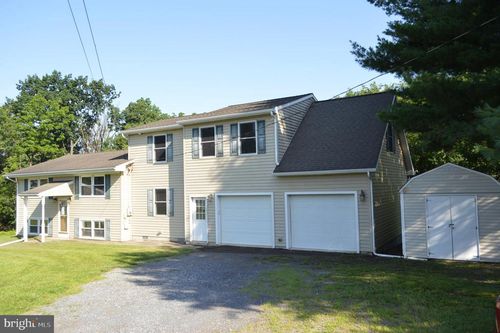 11495 Fisher Dr, GREENCASTLE, PA, 17225-9350 | Card Image