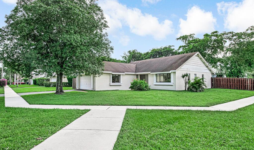 Residential Lease in Lake Worth 3