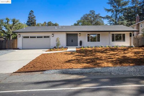 980 Oak St, Clayton, CA, 94517-1300 | Card Image