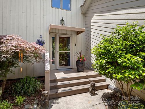 118 Cloverleaf Ln, Asheville, NC, 28803-3164 | Card Image