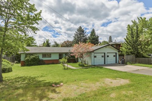 1984 Woodlawn Drive, Medford, OR, 97504 | Card Image