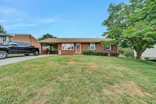 936 Ingleside Ln, Salem, VA, 24153-5635 | Card Image