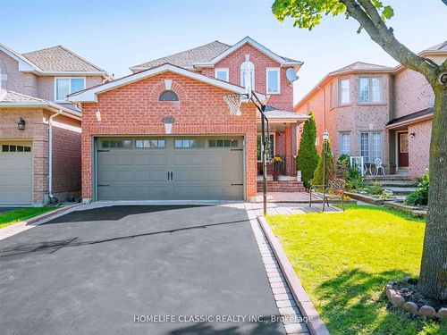 lower-423 Flanagan Crt, Newmarket, ON, L3X2G1 | Card Image