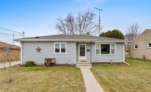 1318 S 24th Street, Manitowoc, WI, 54220 | Card Image