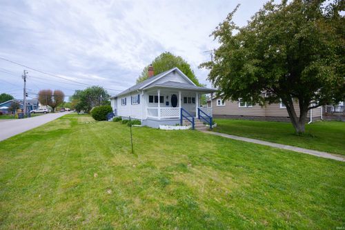 200 N Delaware St, Albany, IN, 47320-1615 | Card Image