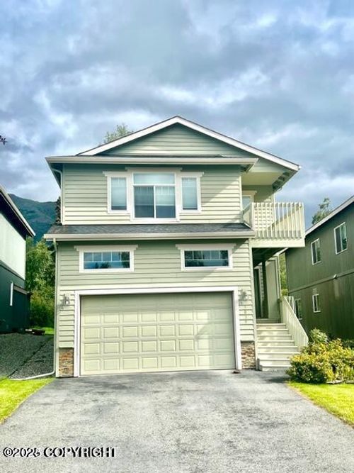 9039 Eagle River Ln, Eagle River, AK, 99577-6823 | Card Image