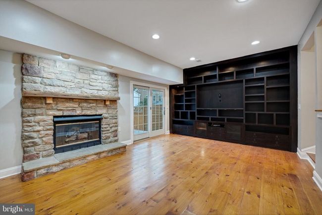 27 Wilson St, Townhouse with 3 bedrooms, 3 bathrooms and null parking in LAMBERTVILLE NJ | Image 14