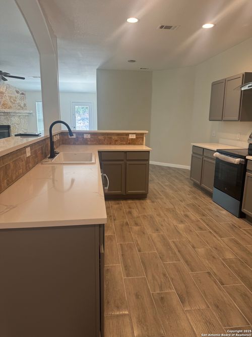 15727 Cotton Tail Ln, San Antonio, TX, 78255-1200 | Card Image