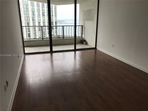 30e-555 Ne 15th St, Miami, FL, 33132-1432 | Card Image