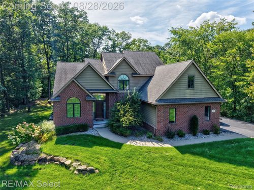 105 Lake Pines Dr, Brighton, MI, 48114-7649 | Card Image