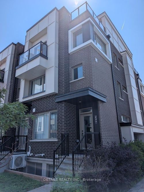 800 Kiniw Pvt, Ottawa, ON, K1K5A3 | Card Image