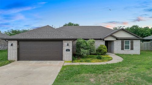 517 Eagle Dr, Gravette, AR, 72736-8787 | Card Image
