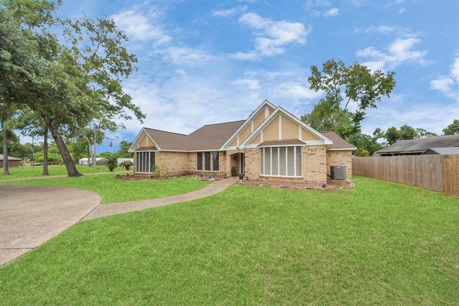 2514 Loganberry Circle, House other with 3 bedrooms, 2 bathrooms and 3 parking in Seabrook TX | Image 6