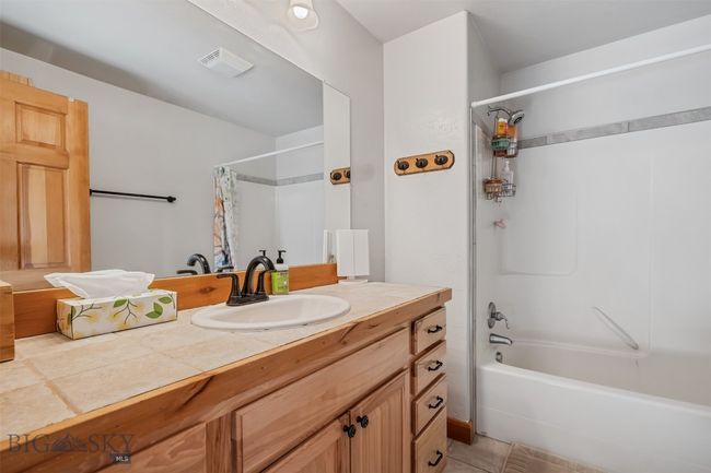 upstairs full bath | Image 43