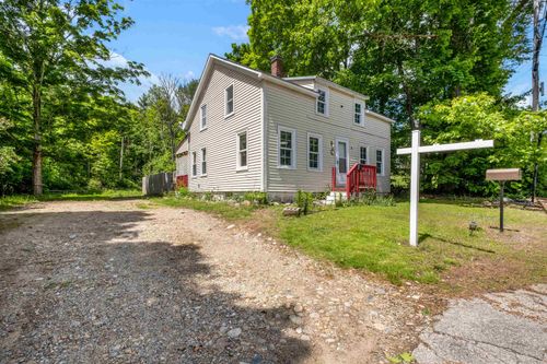 74 Glen St, Farmington, NH, 03835-3392 | Card Image