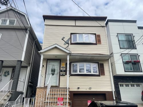225 Palmer St, Elizabeth, NJ, 07202-3917 | Card Image