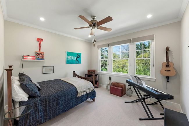 Upstairs bedroom | Image 33
