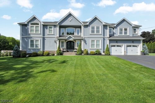 42 Saratoga Dr, Oakland, NJ, 07436-2212 | Card Image