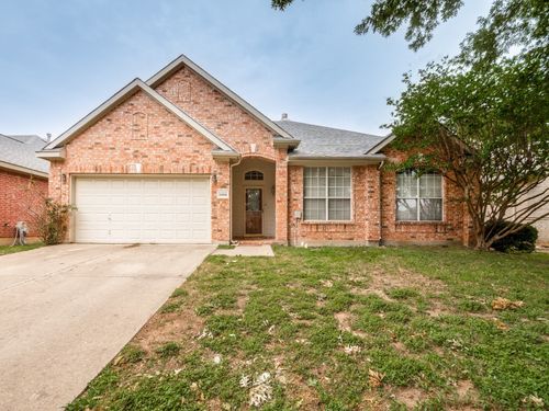 2806 Cheshire Way, Grand Prairie, TX, 75052-8386 | Card Image