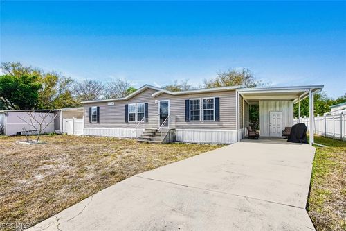 7638 Peyraud Dr, North Fort Myers, FL, 33917-2472 | Card Image