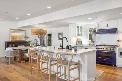 647 2nd St, Hermosa Beach, CA, 90254-5224 | Card Image