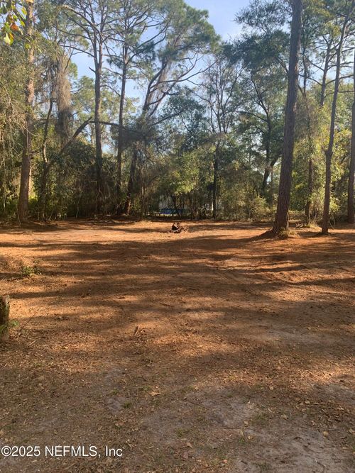 7579 Fremont Ave, KEYSTONE HEIGHTS, FL, 32656-8329 | Card Image