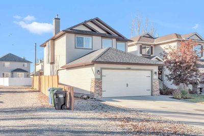 228 Chaparral Cir Se, House other with 3 bedrooms, 2 bathrooms and 4 parking in Calgary AB | Image 2