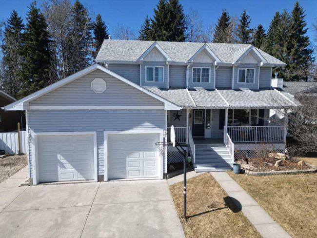 1110 60 Street, Home with 5 bedrooms, 3 bathrooms and 4 parking in Edson AB | Image 1